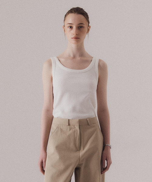 SILN(シルン)の「Classy scoop neck sleeveless (WHITE)(Tシャツ/カットソー・レディース・その他・FREE)」の3枚目の写真