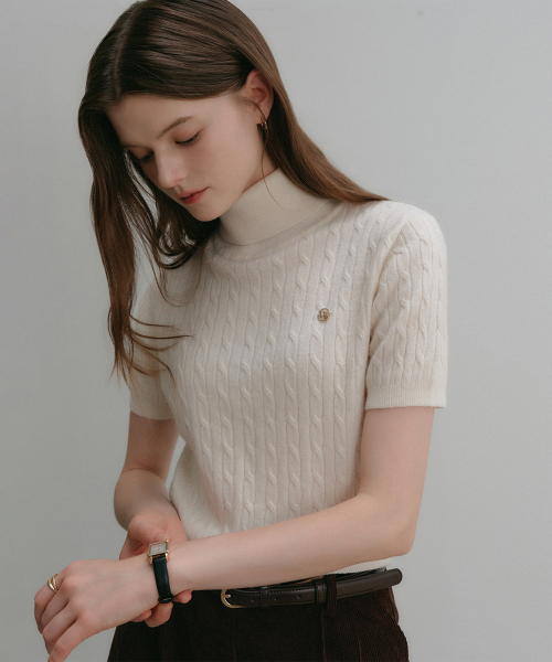 LOOKAST(ルックキャスト)の「リサカシミヤハーフトップ_アイボリー(ニット/セーター・レディース・アイボリー・SMALL/MEDIUM)」の2枚目の写真