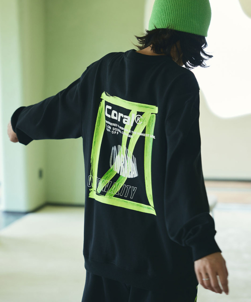 CORALIAN(コラリアン)の「ランオフバーティカルロゴスウェットシャツ スウェット ブラック(スウェット・メンズ・その他・XS/S/M/L/XL/2XL)」の2枚目の写真