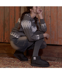 SHOEHI（シューハイ）の「Donas Padded Short Ugg Boots (3 Colors)_B2227（ブーツ・レディース）」