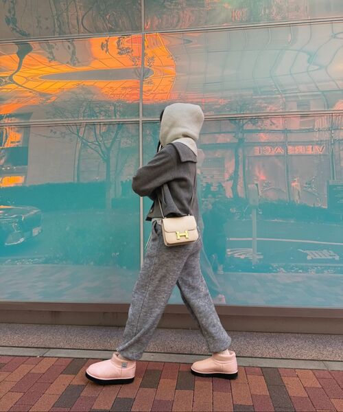 SHOEHI(シューハイ)の「ドナスパディングショートアグブーツ(3Colors)_B2227(ブーツ・レディース・ブラック/ピンク/シルバー・24.5cm/25cm/22.5cm/23cm/23.5cm/24cm)」の12枚目の写真