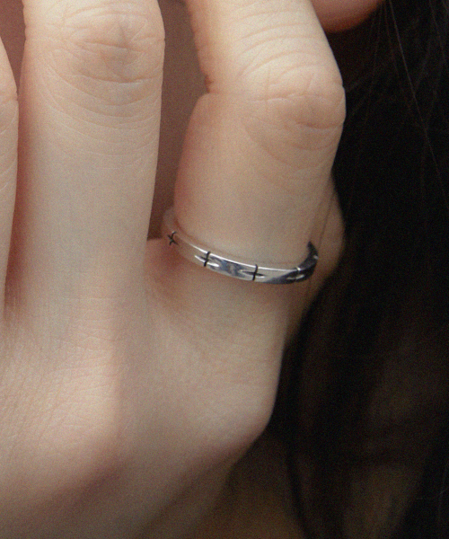 BYWEEKEND（バイウィーケンド）の「Mini cross ring（リング・レディース・その他・11/9/15 /13/17）」の2枚目の写真