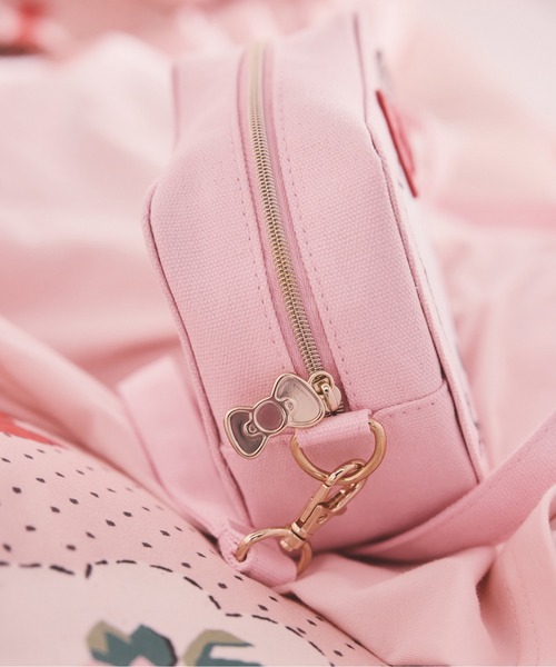 Cath Kidston（キャスキッドソン）の「Cath Kidston × Hello Kitty フェイスキャンバスキッズポシェット（ショルダーバッグ・キッズ・ピンク・FREE）」の5枚目の写真