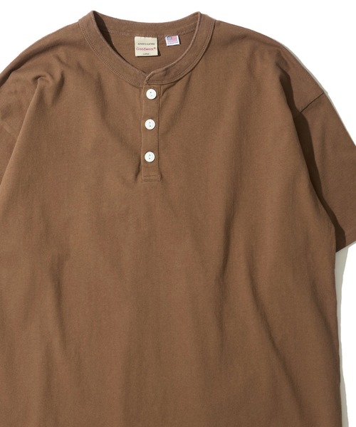 Goodwear(グッドウェア)の「【Goodwear/グッドウェア】USAコットン 無地 リラックスフィット ヘンリーネック Tシャツ(Tシャツ/カットソー・メンズ・ブラック/ブラウン/ホワイト/ライトカーキ/チャコールグレー/ネイビー・LARGE/MEDIUM/X-LARGE)」の4枚目の写真