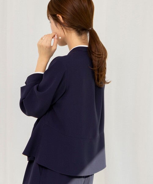 NOLLEY’S（ノーリーズ）の「《セットアップ対応》ウォッシャブルストレッチジョーゼットボウタイ風ペプラムブラウス（シャツ/ブラウス・レディース・ネイビー/オフホワイト/ブラック・36/38）」の9枚目の写真