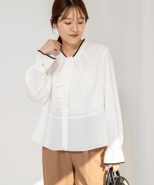 NOLLEY’S（ノーリーズ）の「《セットアップ対応》ウォッシャブルストレッチジョーゼットボウタイ風ペプラムブラウス（シャツ/ブラウス・レディース・ネイビー/オフホワイト/ブラック・36/38）」の22枚目の写真