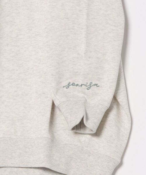 チチカカ（チチカカ）の「バックロゴエンブロイダリーオーバーサイズプルオーバー（スウェット・レディース・オートミール/チャコールグレー/オレンジ・FREE）」の6枚目の写真