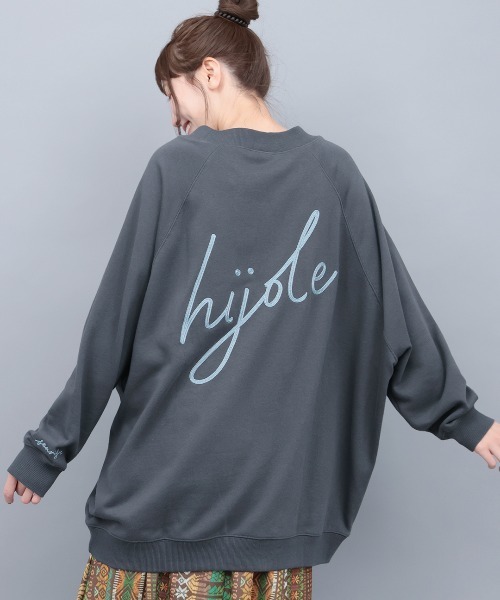 チチカカ（チチカカ）の「バックロゴエンブロイダリーオーバーサイズプルオーバー（スウェット・レディース・オートミール/チャコールグレー/オレンジ・FREE）」の2枚目の写真