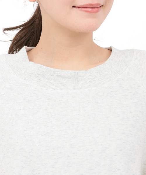 チチカカ（チチカカ）の「バックロゴエンブロイダリーオーバーサイズプルオーバー（スウェット・レディース・オートミール/チャコールグレー/オレンジ・FREE）」の15枚目の写真