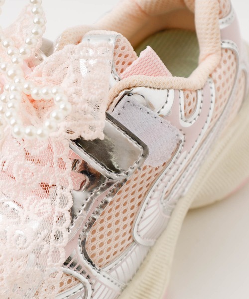 URBAN CHERRY(アーバンチェリー)の「【リボンチャーム付き】メタルダッドスニーカー(スニーカー・キッズ・ピンク/ホワイト・22.5cm/18.5cm/20.5cm/21.5cm/22.0cm/19.5cm/18.0cm/19.0cm/20.0cm/21.0cm)」の17枚目の写真