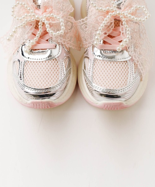 URBAN CHERRY(アーバンチェリー)の「【リボンチャーム付き】メタルダッドスニーカー(スニーカー・キッズ・ピンク/ホワイト・22.5cm/18.5cm/20.5cm/21.5cm/22.0cm/19.5cm/18.0cm/19.0cm/20.0cm/21.0cm)」の22枚目の写真