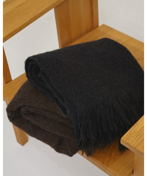 TODAYFUL(トゥデイフル)の「Brashed Volume Stole 12521033(ストール/ショール・レディース・ブラウン/チャコールグレー・FREE)」の4枚目の写真