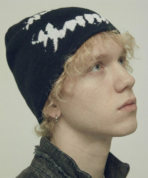 VIBGYOR（ヴィブジョー）の「【IZU】 ディストーテッドスマイルジャガードニットビーニー（ニットキャップ/ビーニー・メンズ・ブラック・FREE）」の4枚目の写真