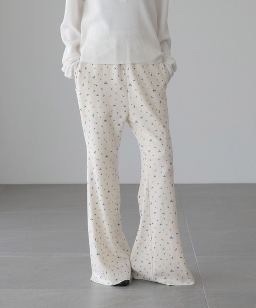 LOWRYS FARM（ローリーズファーム）の「アソートフレアパンツ　 640995（その他パンツ・レディース・アイボリー/ホワイト系その他/ブラック系その他/ブラウン/ブラック・SMALL/MEDIUM）」の3枚目の写真