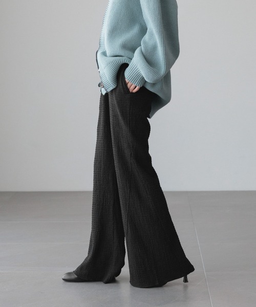 LOWRYS FARM（ローリーズファーム）の「アソートフレアパンツ　 640995（その他パンツ・レディース・アイボリー/ホワイト系その他/ブラック系その他/ブラウン/ブラック・SMALL/MEDIUM）」の4枚目の写真