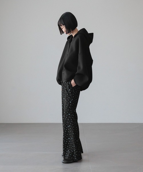 LOWRYS FARM（ローリーズファーム）の「アソートフレアパンツ　 640995（その他パンツ・レディース・アイボリー/ホワイト系その他/ブラック系その他/ブラウン/ブラック・SMALL/MEDIUM）」の17枚目の写真