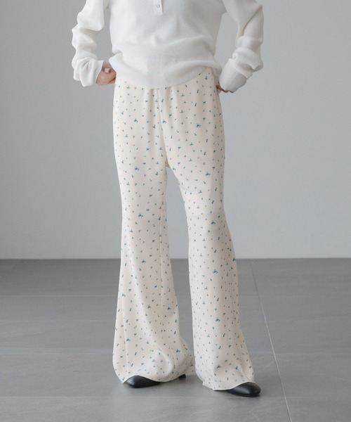 LOWRYS FARM（ローリーズファーム）の「アソートフレアパンツ　 640995（その他パンツ・レディース・アイボリー/ホワイト系その他/ブラック系その他/ブラウン/ブラック・SMALL/MEDIUM）」の11枚目の写真