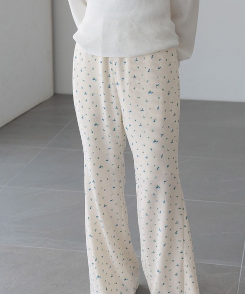 LOWRYS FARM（ローリーズファーム）の「アソートフレアパンツ　 640995（その他パンツ・レディース・アイボリー/ホワイト系その他/ブラック系その他/ブラウン/ブラック・SMALL/MEDIUM）」の10枚目の写真