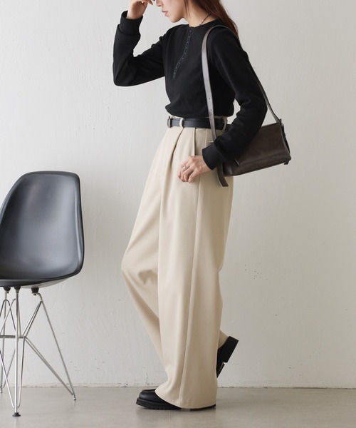 COLONY 2139（コロニートゥーワンスリーナイン）の「ホックヘンリーネックフライスプルオーバー（Tシャツ/カットソー・レディース・ブラック/チャコールグレー/ホワイト/ライトグレー・FREE）」の17枚目の写真