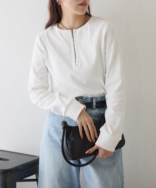 COLONY 2139（コロニートゥーワンスリーナイン）の「ホックヘンリーネックフライスプルオーバー（Tシャツ/カットソー・レディース・ブラック/チャコールグレー/ホワイト/ライトグレー・FREE）」の8枚目の写真