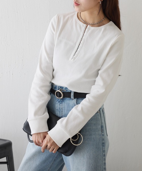 COLONY 2139（コロニートゥーワンスリーナイン）の「ホックヘンリーネックフライスプルオーバー（Tシャツ/カットソー・レディース・ブラック/チャコールグレー/ホワイト/ライトグレー・FREE）」の5枚目の写真