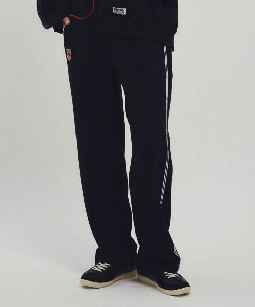 MENASOO(ミナス)の「Waffle Wide Pants_3 Color(スウェットパンツ・レディース・ブラック/ネイビー/レッド・F)」の11枚目の写真