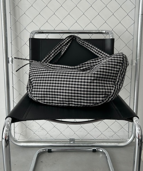 TONER（トナー）の「チェック柄ショルダーバッグ/ロゴプレート付き（ショルダーバッグ・レディース・ブラック/レッド・FREE）」の5枚目の写真