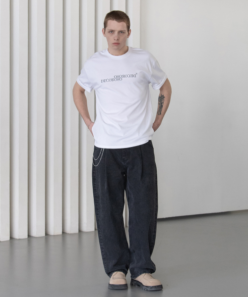 DECOROSO（デコローゾ）の「クールコットンレタリングロゴ半袖Tシャツ[ホワイト]（Tシャツ/カットソー・メンズ・その他・01/02）」の2枚目の写真