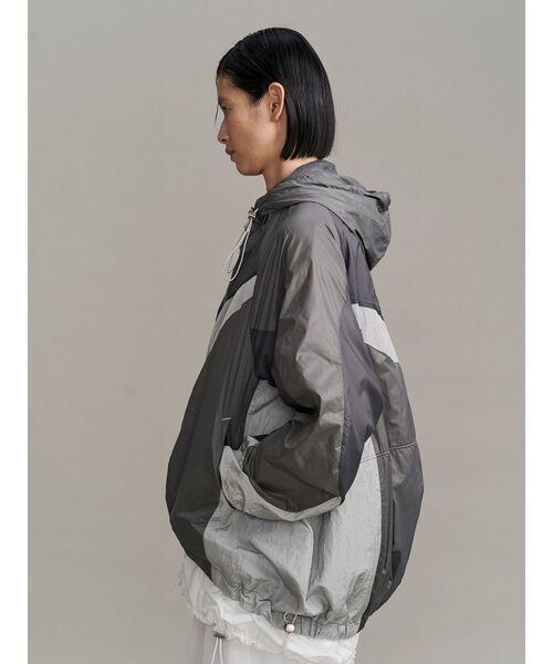 UN3D.（アンスリード）の「WAVE PATCHWORK WINDBREAKER / ウェーブ