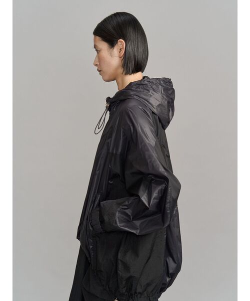 UN3D.(アンスリード)の「WAVE PATCHWORK WINDBREAKER / ウェーブパッチワークウインドブレーカー(ナイロンジャケット・レディース・ブラック/ベージュ/グレー・FREE)」の17枚目の写真