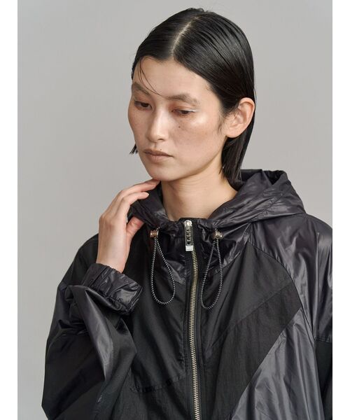 UN3D.(アンスリード)の「WAVE PATCHWORK WINDBREAKER / ウェーブパッチワークウインドブレーカー(ナイロンジャケット・レディース・ブラック/ベージュ/グレー・FREE)」の19枚目の写真