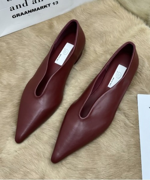 AMELY（エミリー）の「ポインテッドトゥ Vカット フラットパンプス（パンプス・レディース・ブラック/ワインレッド/ホワイト・37/36/35/39/38）」の3枚目の写真