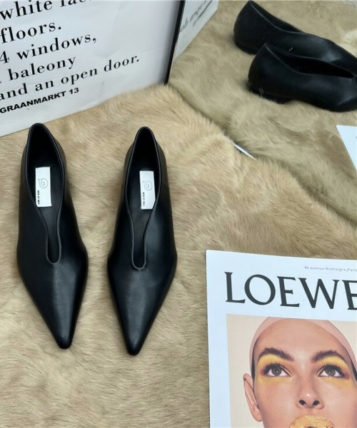 AMELY（エミリー）の「ポインテッドトゥ Vカット フラットパンプス（パンプス・レディース・ブラック/ワインレッド/ホワイト・37/36/35/39/38）」の11枚目の写真