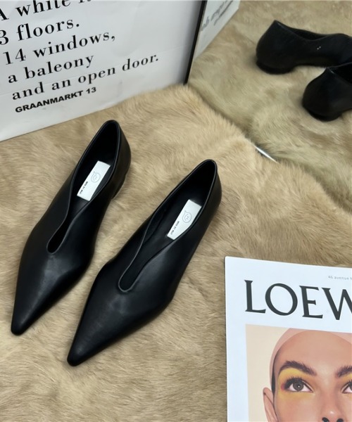 AMELY（エミリー）の「ポインテッドトゥ Vカット フラットパンプス（パンプス・レディース・ブラック/ワインレッド/ホワイト・37/36/35/39/38）」の13枚目の写真