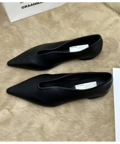 AMELY（エミリー）の「ポインテッドトゥ Vカット フラットパンプス（パンプス・レディース・ブラック/ワインレッド/ホワイト・37/36/35/39/38）」の12枚目の写真