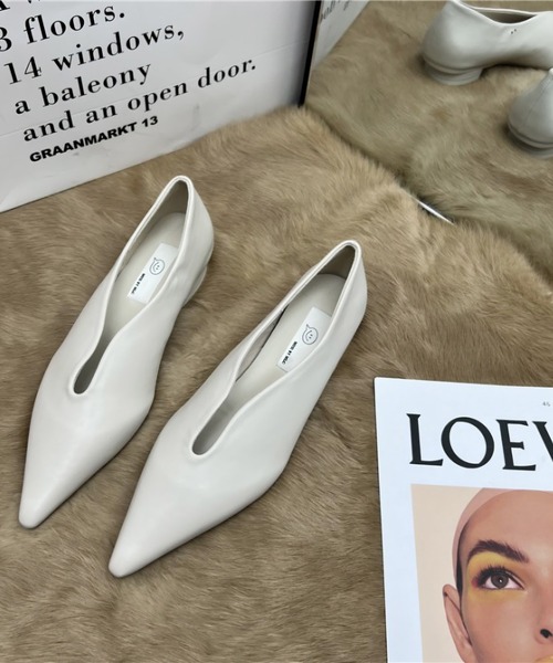 AMELY（エミリー）の「ポインテッドトゥ Vカット フラットパンプス（パンプス・レディース・ブラック/ワインレッド/ホワイト・37/36/35/39/38）」の17枚目の写真