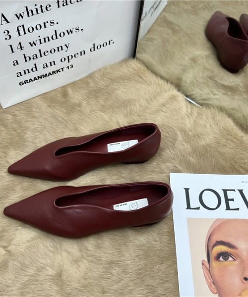 AMELY（エミリー）の「ポインテッドトゥ Vカット フラットパンプス（パンプス・レディース・ブラック/ワインレッド/ホワイト・37/36/35/39/38）」の9枚目の写真