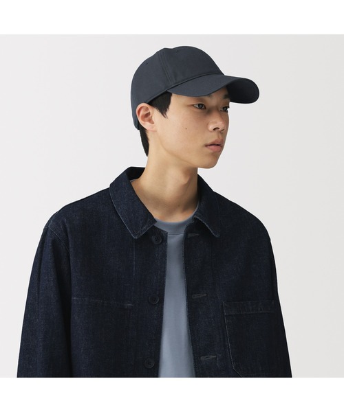 無印良品(ムジルシリョウヒン)の「UVカットコットンツイルキャップ(キャップ・レディース・ブラック/ブラウン系/ベージュ/ネイビー・55-59cm)」の4枚目の写真