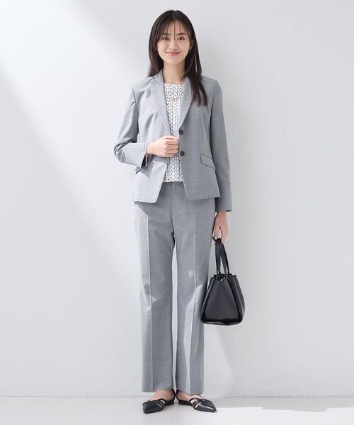 INDIVI(インディヴィ)の「【通勤/セレモニー】タックデザインブラウス(シャツ/ブラウス・レディース・ホワイト系その他/ホワイト系1・05/40/38/36/15 /13)」の6枚目の写真
