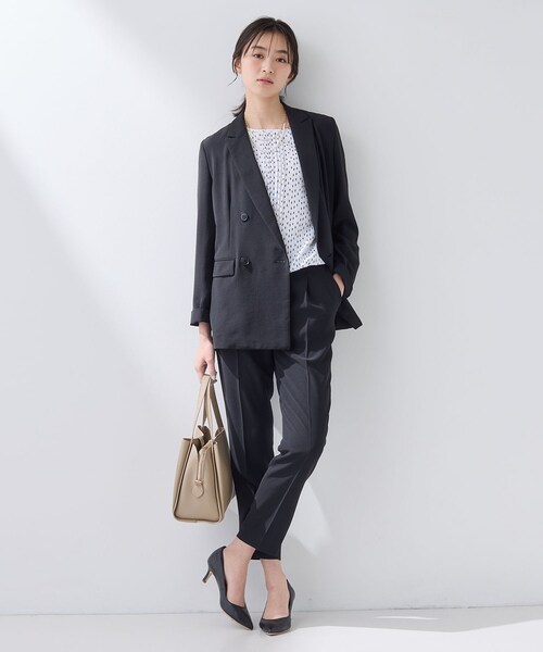 INDIVI(インディヴィ)の「【通勤/セレモニー】タックデザインブラウス(シャツ/ブラウス・レディース・ホワイト系その他/ホワイト系1・05/40/38/36/15 /13)」の10枚目の写真