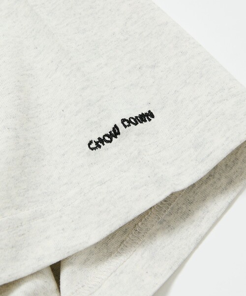 FREAK'S STORE(フリークスストア)の「CHOW DOWN/チャウダウン 限定展開 ビッグシルエット ワンポイント クルーネック Tシャツ / ワイドシルエット(Tシャツ/カットソー・メンズ・ホワイト/アッシュグレー/ブラウン/ブラック/スミクロ/グレイッシュベージュ・LARGE/MEDIUM/SMALL)」の11枚目の写真