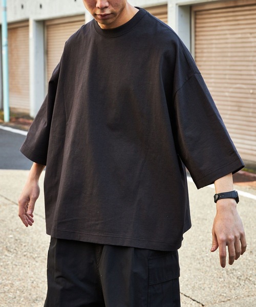 FREAK'S STORE(フリークスストア)の「CHOW DOWN/チャウダウン 限定展開 ビッグシルエット ワンポイント クルーネック Tシャツ / ワイドシルエット(Tシャツ/カットソー・メンズ・ホワイト/アッシュグレー/ブラウン/ブラック/スミクロ/グレイッシュベージュ・LARGE/MEDIUM/SMALL)」の7枚目の写真