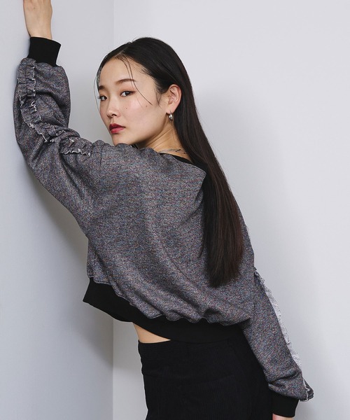 ROSE BUD(ローズバッド)の「LAME RUFFLE SLEEVE SWEAT(スウェット・レディース・ブラック/グレー・ONE SIZE)」の3枚目の写真
