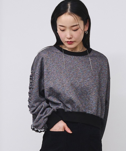 ROSE BUD(ローズバッド)の「LAME RUFFLE SLEEVE SWEAT(スウェット・レディース・ブラック/グレー・ONE SIZE)」の4枚目の写真