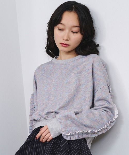 ROSE BUD(ローズバッド)の「LAME RUFFLE SLEEVE SWEAT(スウェット・レディース・ブラック/グレー・ONE SIZE)」の13枚目の写真