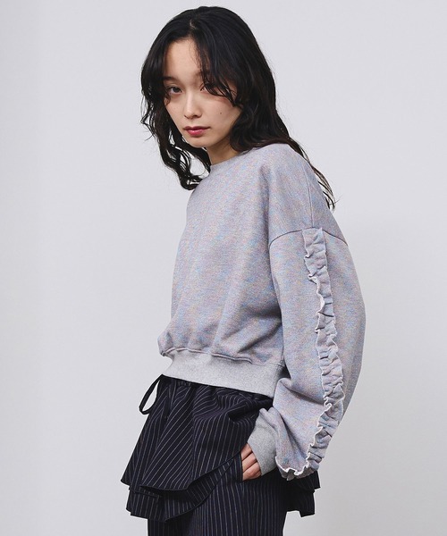 ROSE BUD(ローズバッド)の「LAME RUFFLE SLEEVE SWEAT(スウェット・レディース・ブラック/グレー・ONE SIZE)」の14枚目の写真