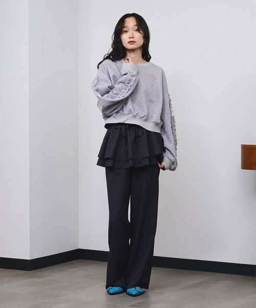 ROSE BUD(ローズバッド)の「LAME RUFFLE SLEEVE SWEAT(スウェット・レディース・ブラック/グレー・ONE SIZE)」の17枚目の写真