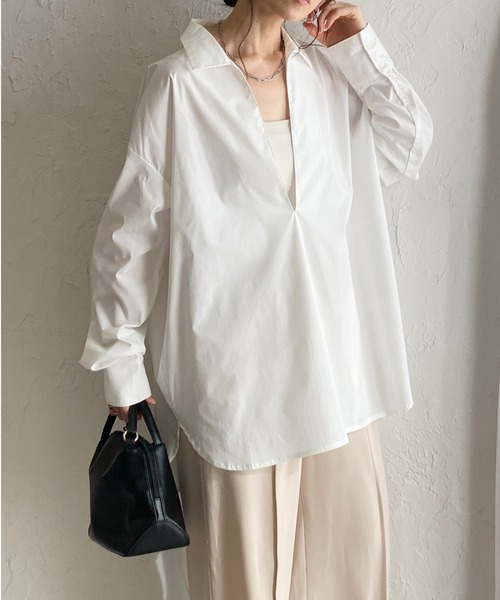 She's Closet(シーズクローゼット)の「深Vネック長袖オーバーサイズ スキッパーシャツブラウス(シャツ/ブラウス・レディース・ホワイト/ストライプ/ブラック/ブルー・FREE)」の1枚目の写真