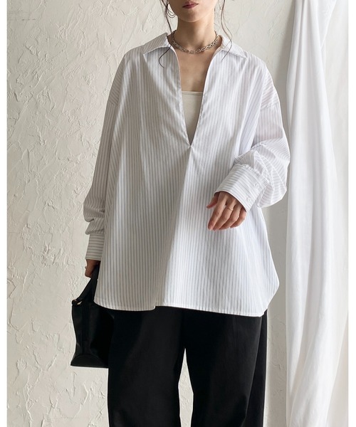 She's Closet(シーズクローゼット)の「深Vネック長袖オーバーサイズ スキッパーシャツブラウス(シャツ/ブラウス・レディース・ホワイト/ストライプ/ブラック/ブルー・FREE)」の8枚目の写真