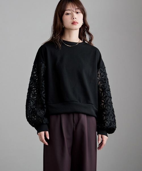 etoll.（エトル）の「フラワーチュール袖ドッキングPO（スウェット・レディース・ブラック/オフホワイト・M）」の4枚目の写真